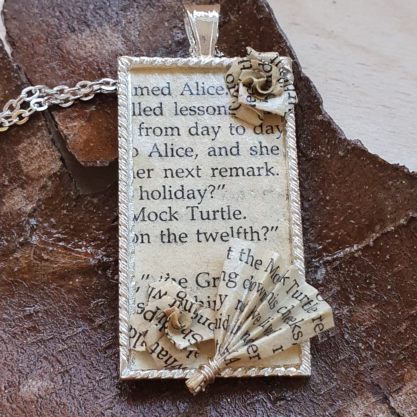 Alice's Adventures in Wonderland pendant image 1