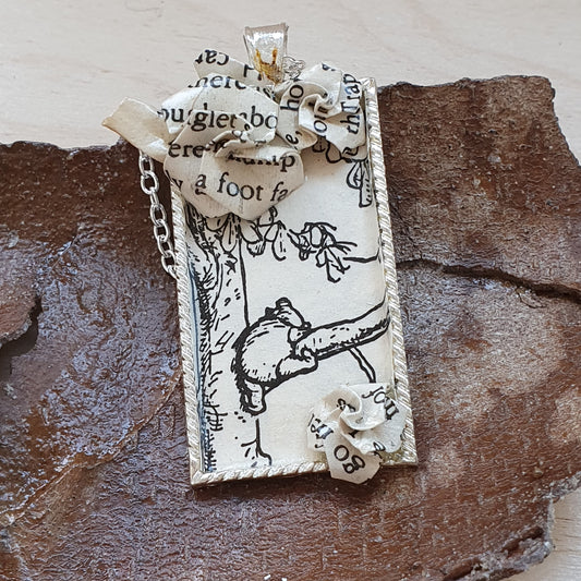 Winnie the Pooh pendant image 0